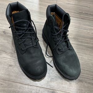 Black timberlands Boys size 4.5 EUC